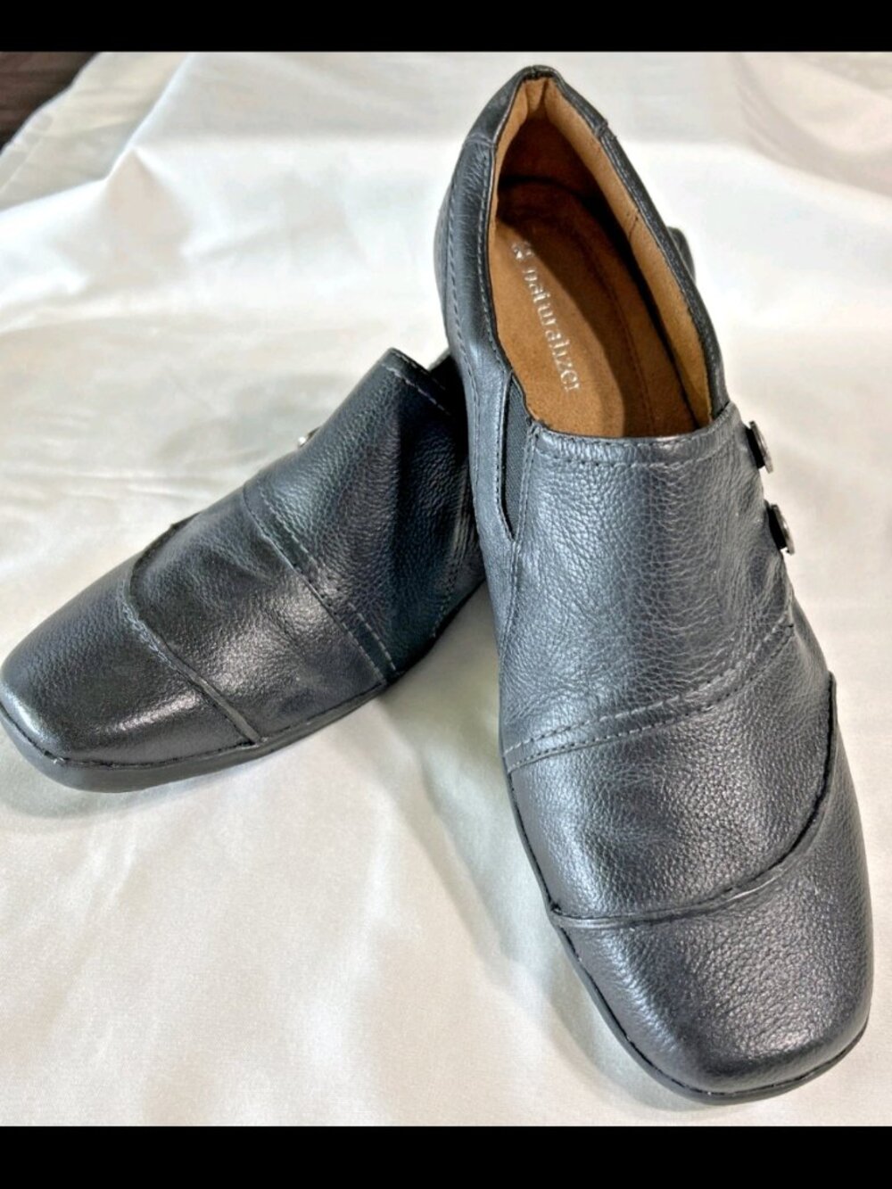 Naturalizer FIRST Black Silver Button Leather Slip-On Loafer  SIZE 10M Women’s